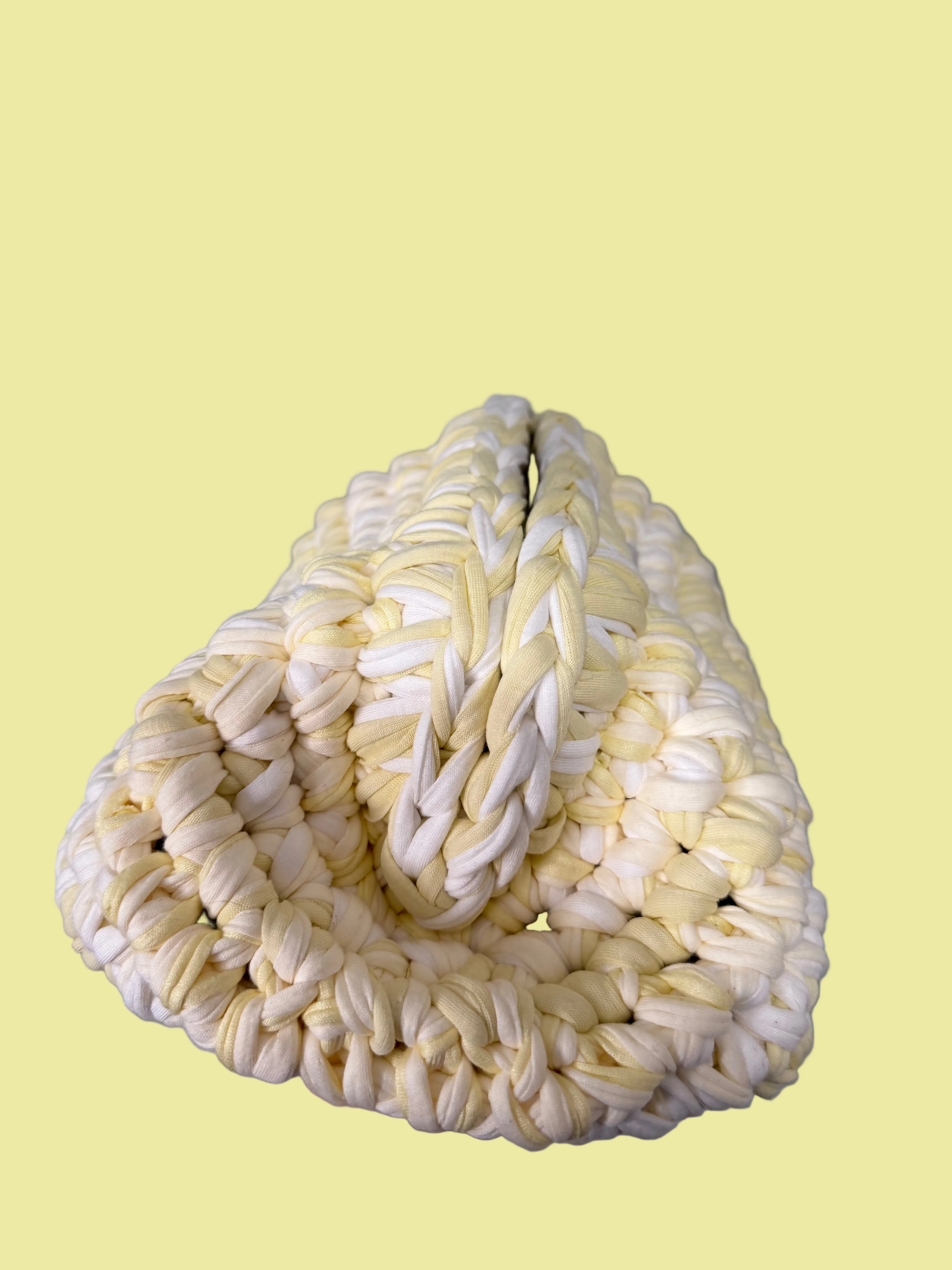 WHITE AND YELLOW CLUTCH